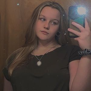 Meet your Posher, Alyson